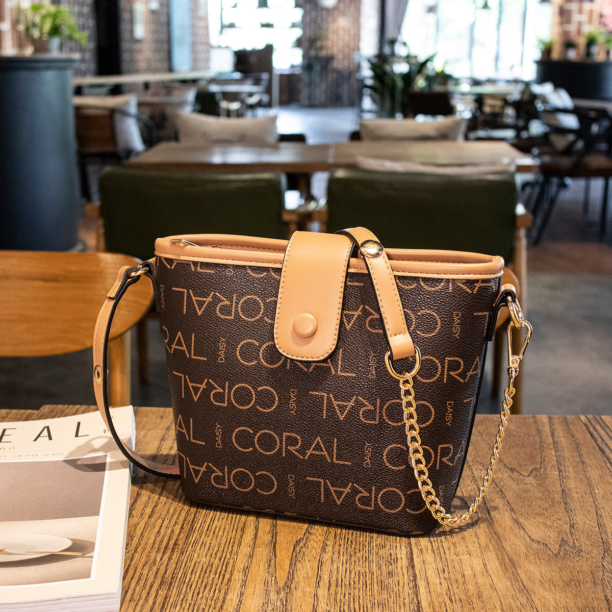 Women's Retro Printed Large Capacity Chain Crossbody Bags