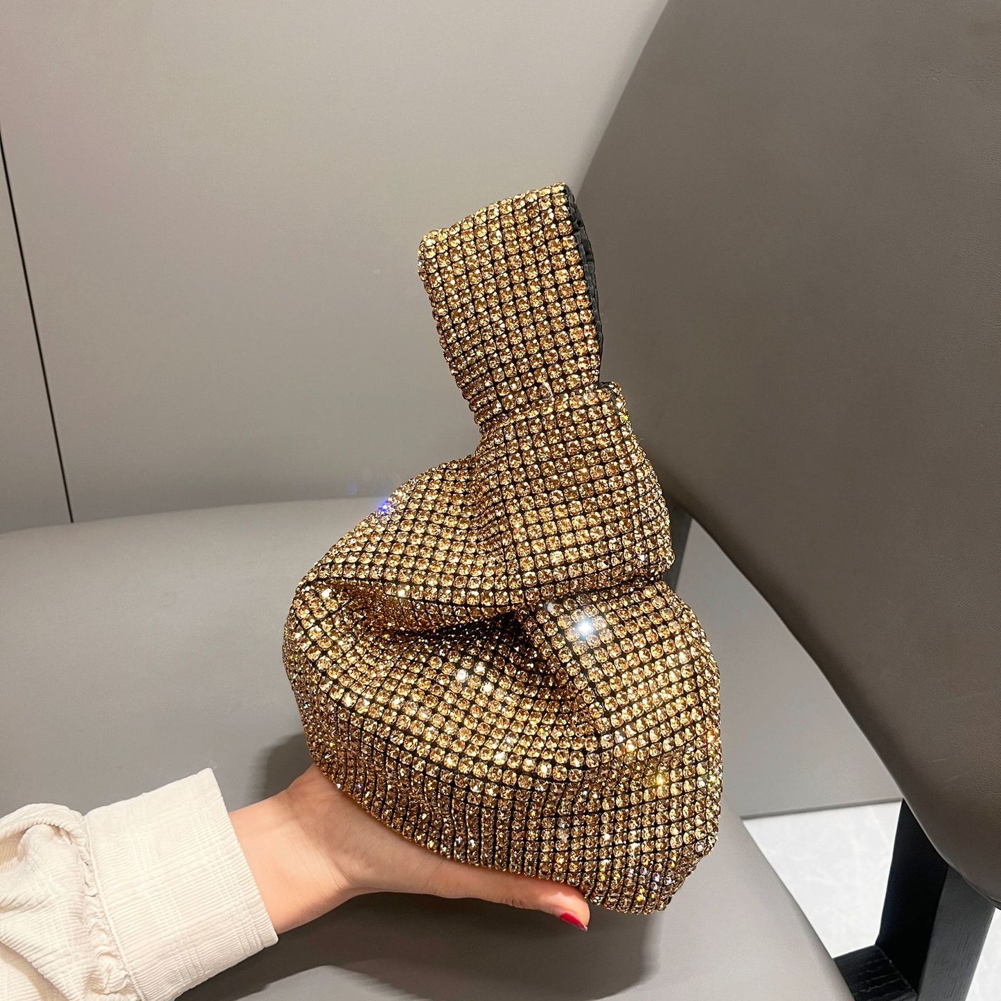 Women's Shiny Rhinestone Handmade Hand Holding Dinner Handbags