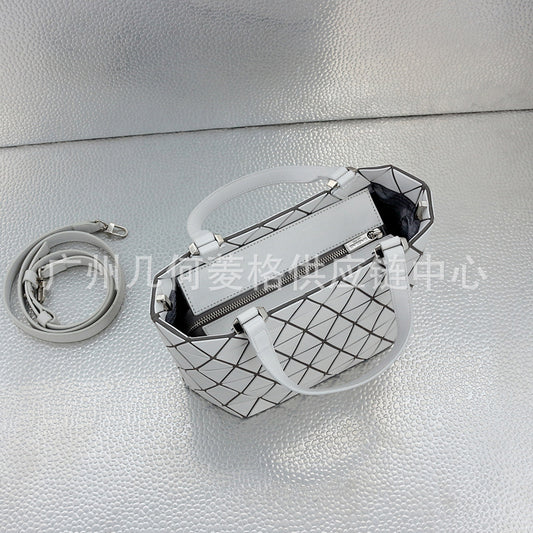 Women's Geometric Diamond Pattern Steamed Crystal Bun Crossbody Bags