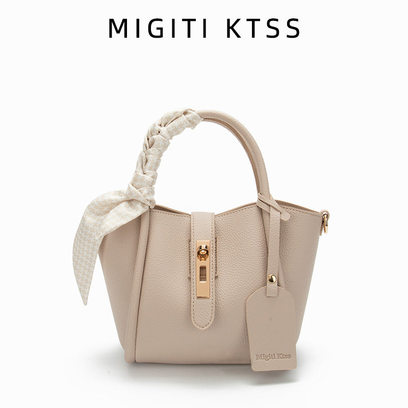 Women's Commuter Trendy Fashion Soft Leather Niche High Shoulder Bags