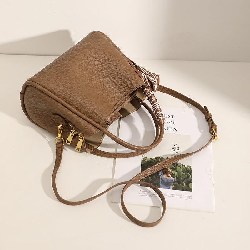 Women's Capacity Korean Style Pure Color Minimal Handbags