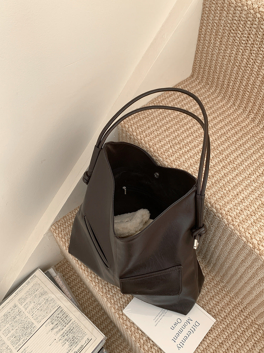 Women's Large Capacity Fashion Commuter High Sense Niche Soft Shoulder Bags