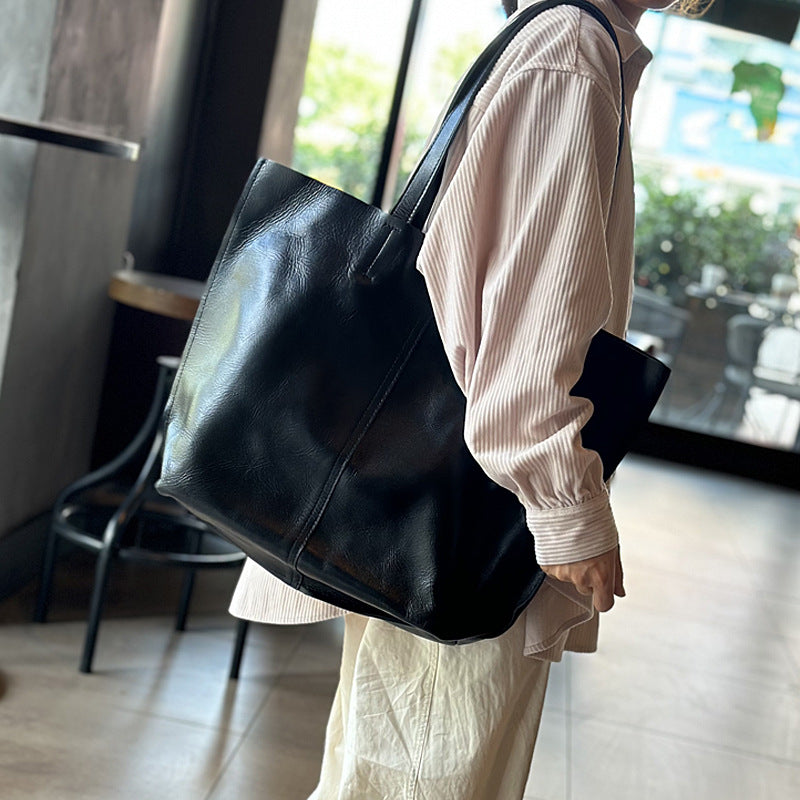 Women's Retro Portable Big First Layer Cowhide Simple Large Capacity Shoulder Bags