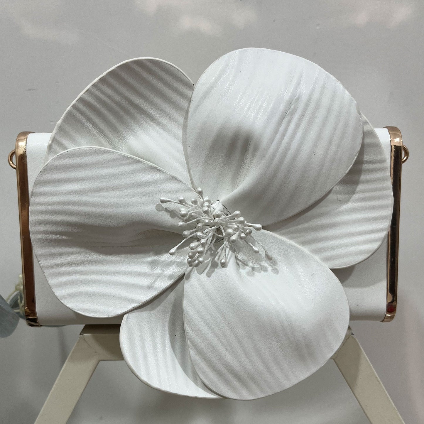 Women's French Style Petal Flower Box Single Chain Crossbody Bags