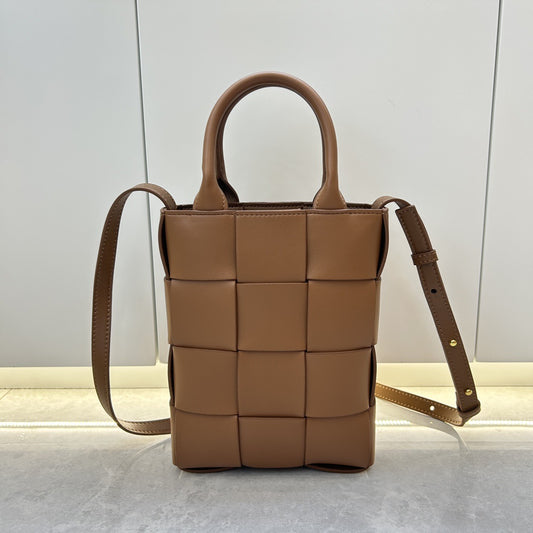 Women's Authentic Leather Weave Portable Korean Style Crossbody Bags