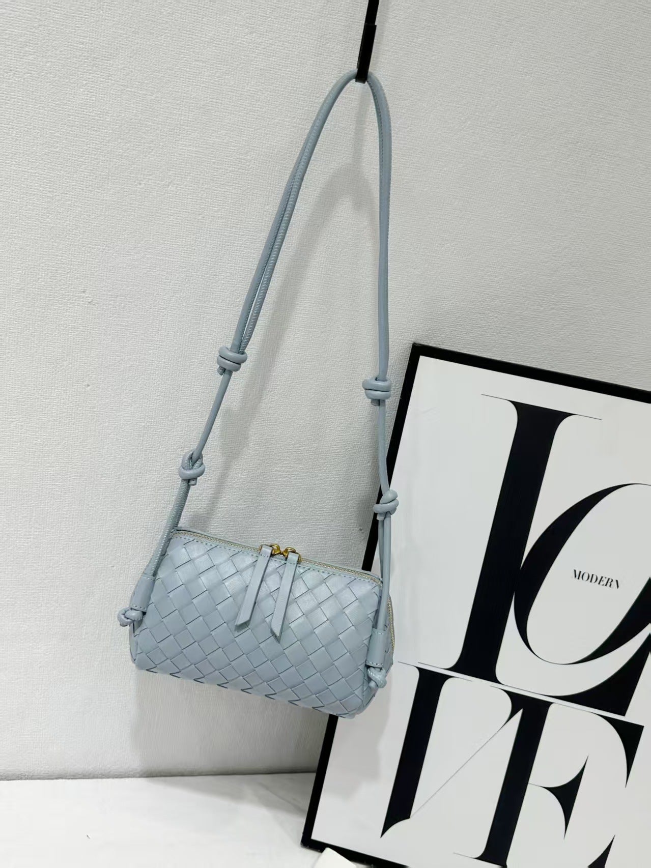 Women's Handmade Cowhide Woven Underarm Fashion Bags