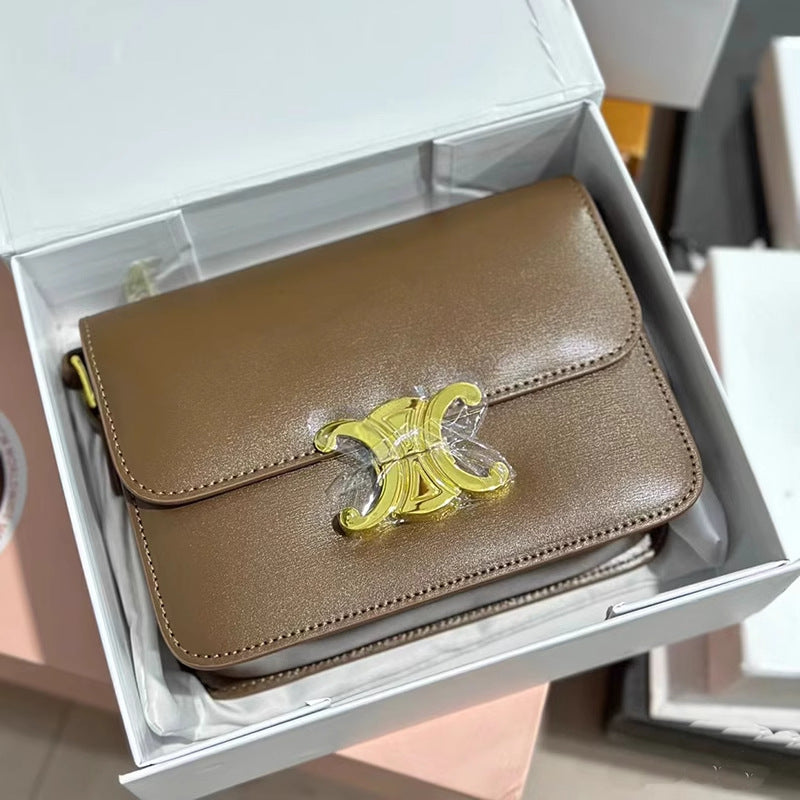 Women's Attractive Classic New Retro Tofu Shoulder Bags