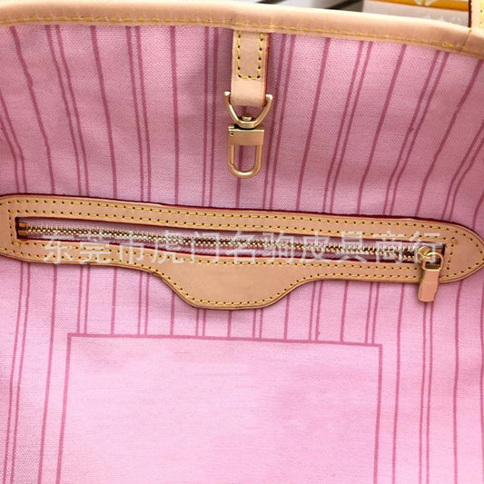 Creative Pretty Women's Quality Printed Commuter Handbags