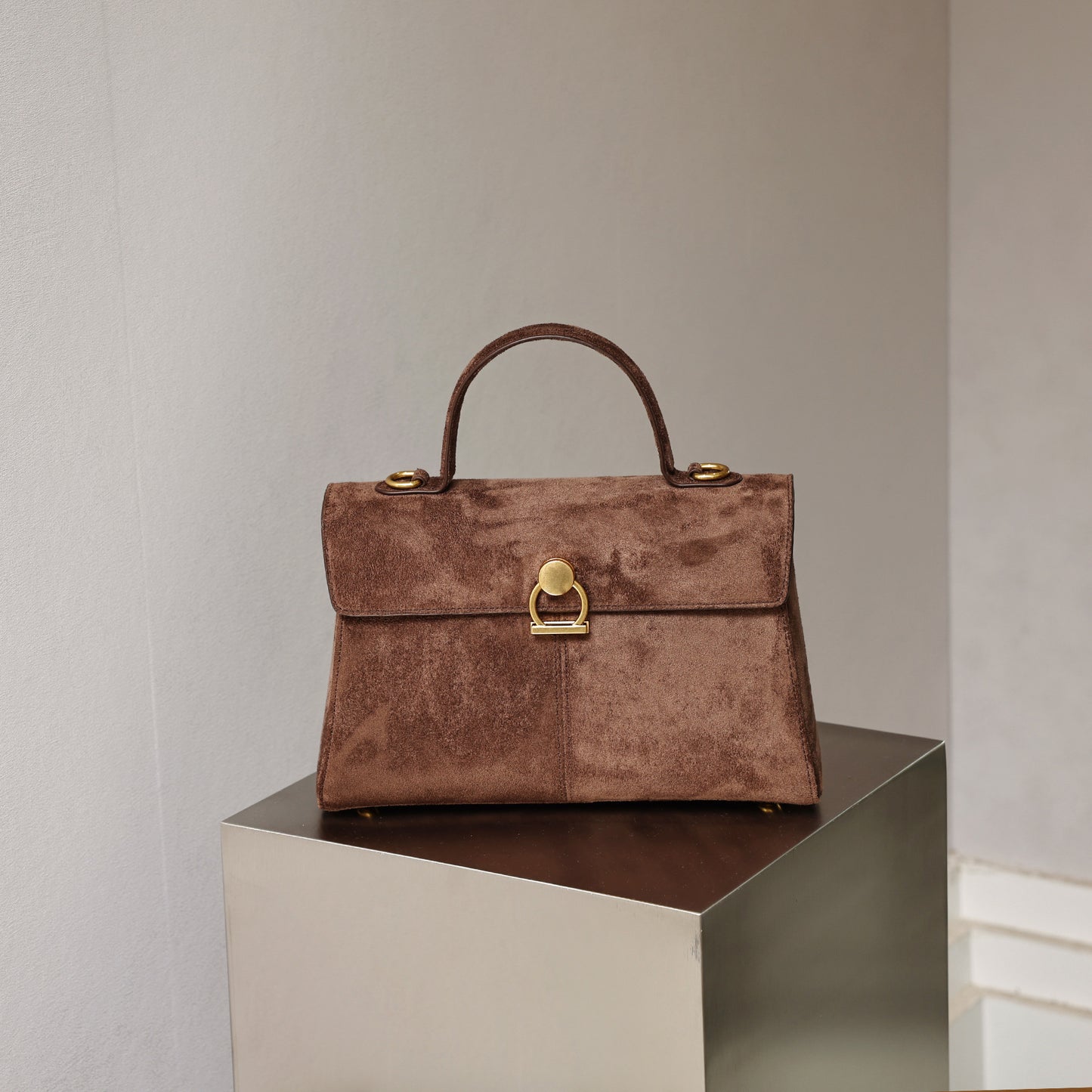 Women's Design Fashion Commuter Retro High-grade Handbags