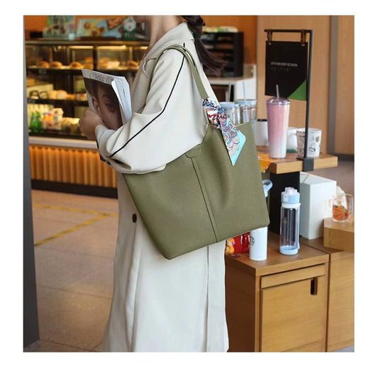 Women's Leather Large Capacity Slanting Hanging Simple Crossbody Bags