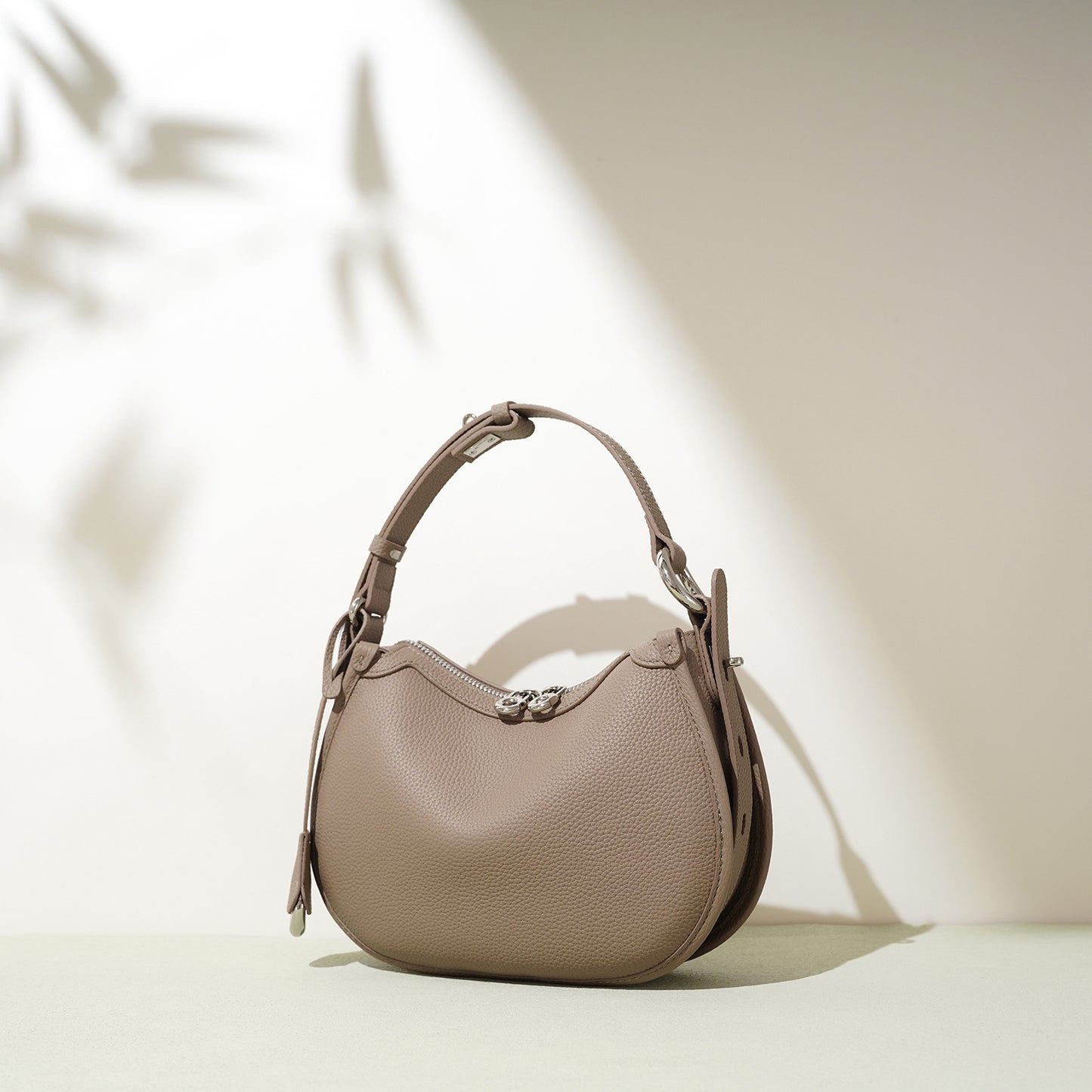Women's Simple High Sense Design Large Capacity Shoulder Bags