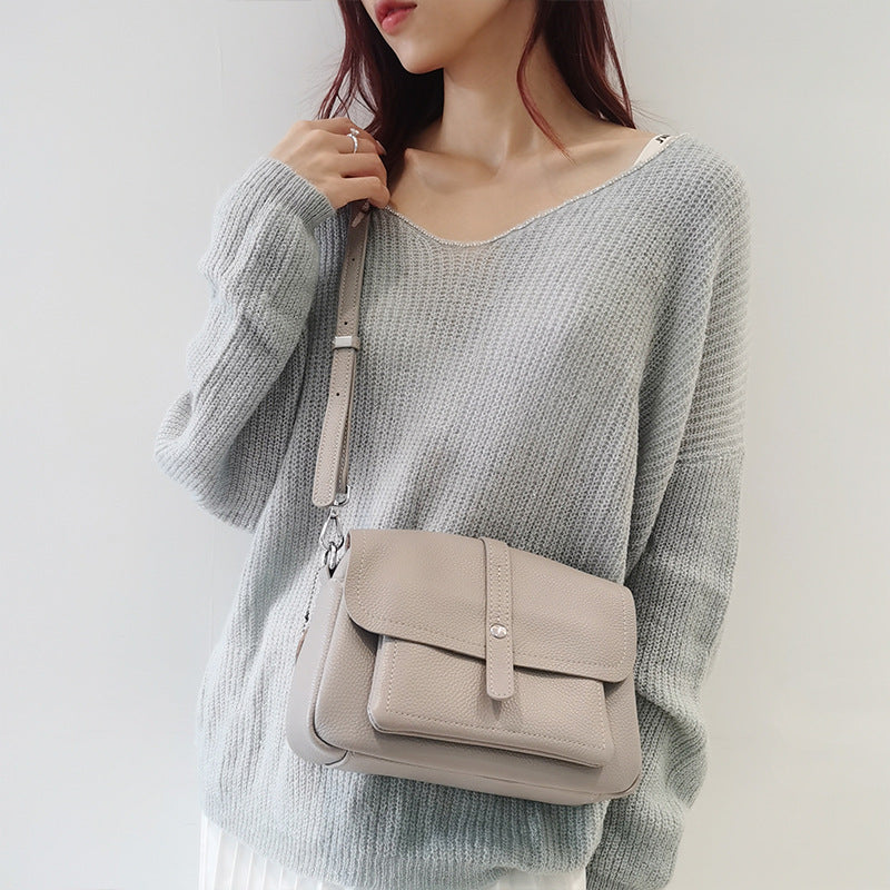 Women's First Layer Cowhide Large Capacity Textured Western Handbags