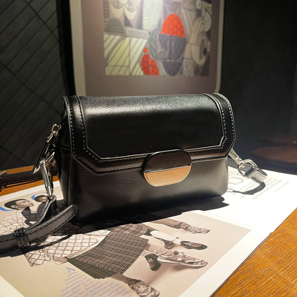 Women's Fashionable First Layer Vegetable Tanned Cowhide Crossbody Bags