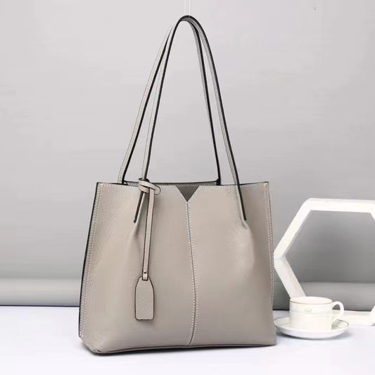 Women's Fashionable Large Capacity Solid Color Simple Handbags