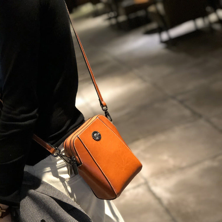 Women's Genuine Leather Oil Wax Fashion Cheap Bags