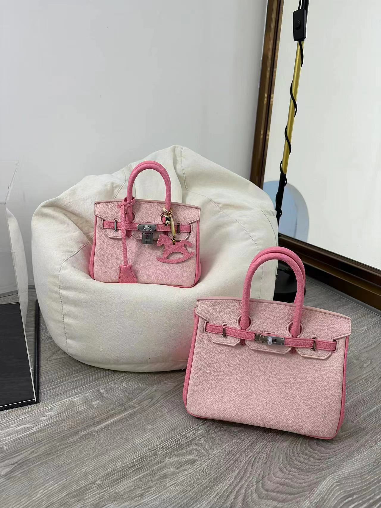 Women's Platinum High-grade Contrast Color Sier Good-looking Crossbody Bags