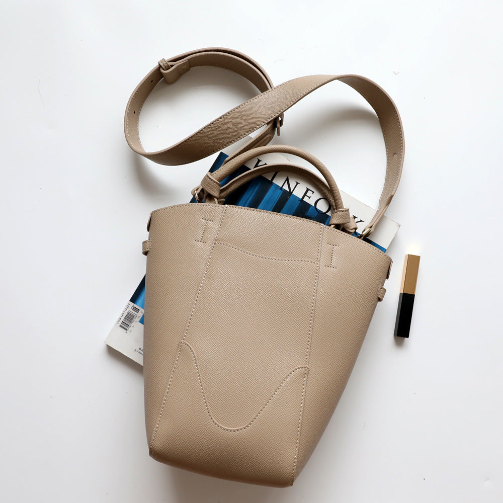 Women's Cowhide Leather Design Large Capacity Portable Shoulder Bags
