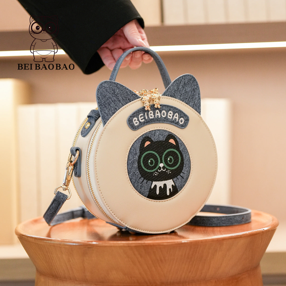 Classy Color Light Luxury Cat Round Crossbody Bags