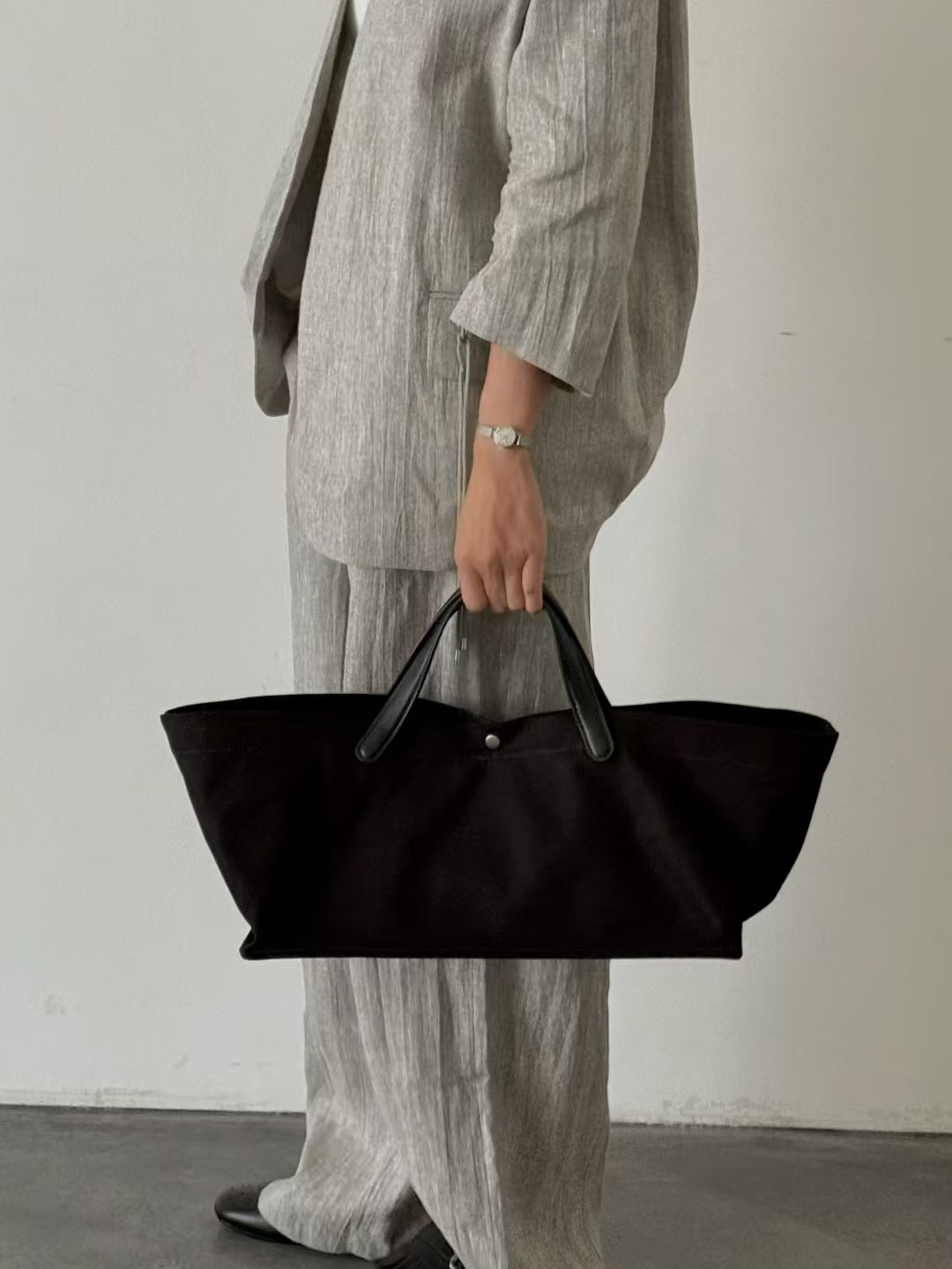 Women's Stitched Cowhide Large Capacity Commuter Handbags