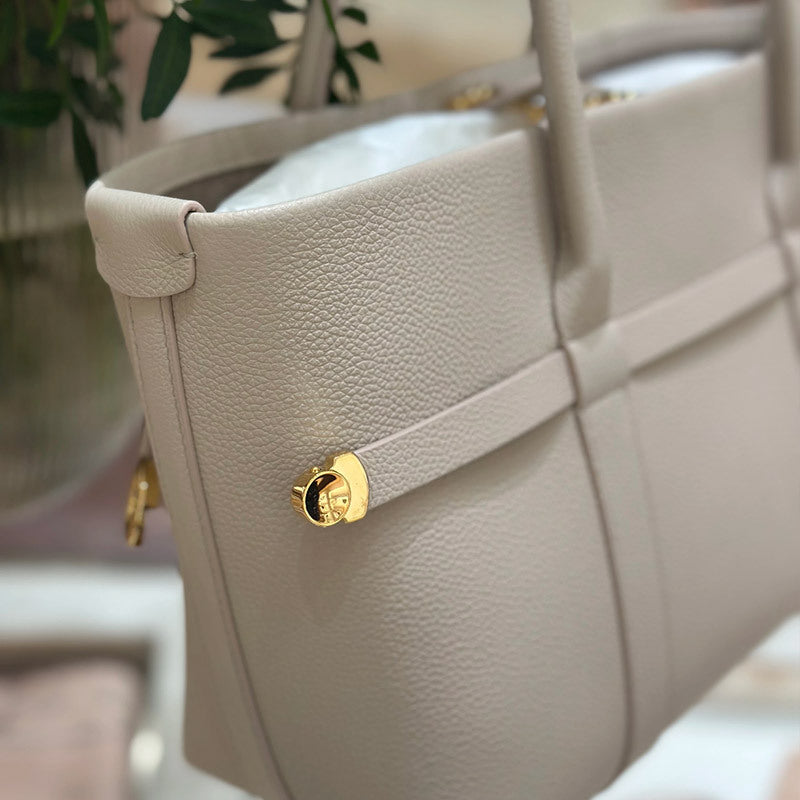 Charming Women's Niche Vegetable Basket Commuter Tote Bags