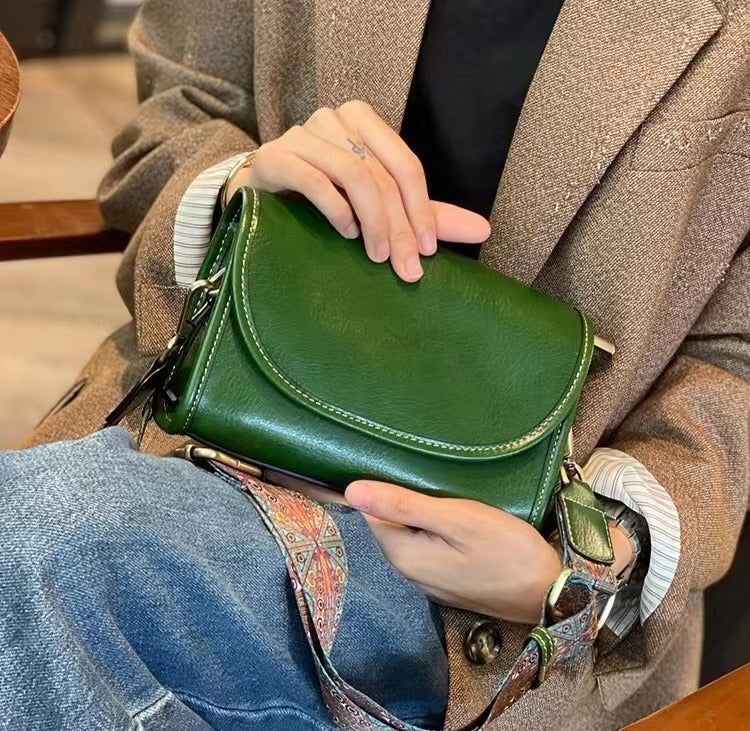 Women's Leather One Retro High-grade Vegetable Tanned Crossbody Bags