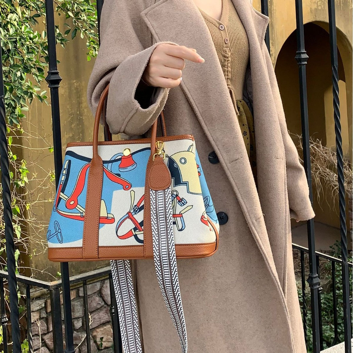 Women's Canvas Classic Painted Iti Large Capacity Handbags