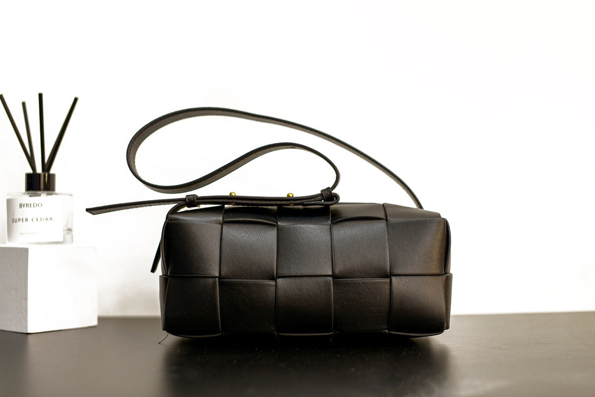 Women's Genuine Leather Woven One Simple Affordable Shoulder Bags