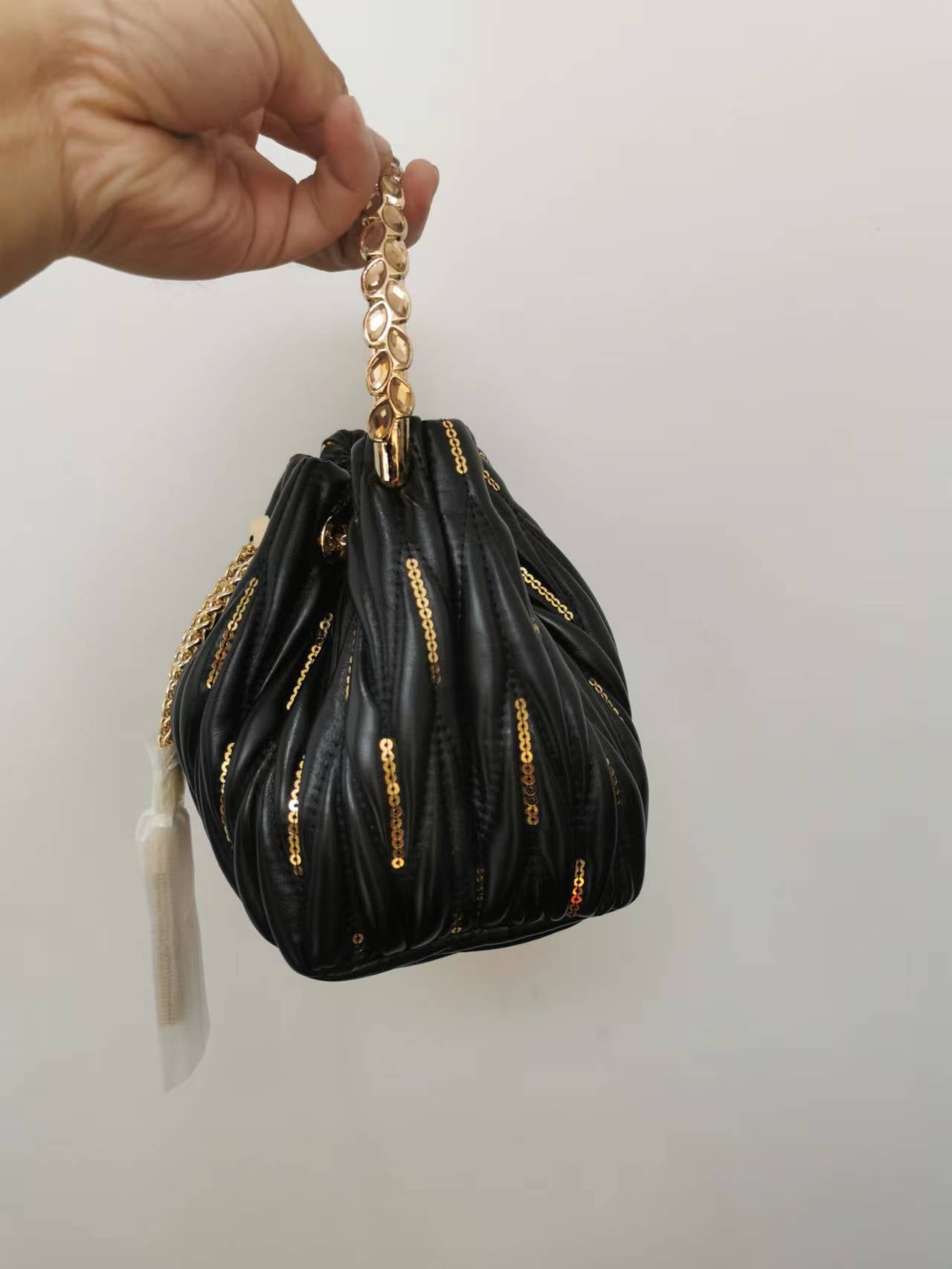 Women's Elegant Sequined Pleated Embroidery Thread Tassel Handbags