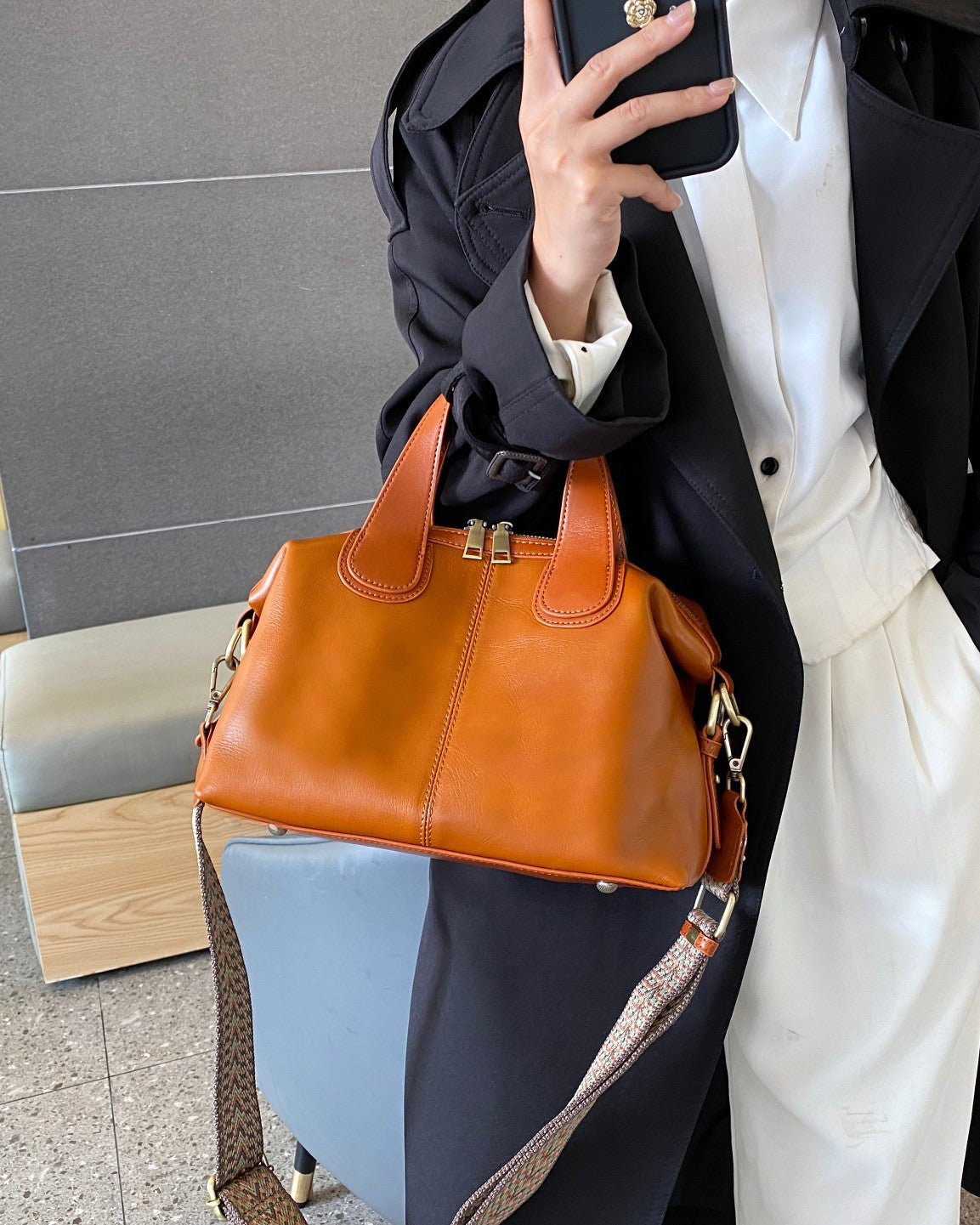 Women's Leather Retro Trendy Vegetable Tanning Shoulder Bags