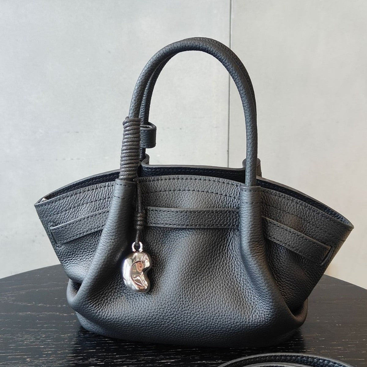 Women's High-grade Niche Vegetable Basket Exquisite Hand Handbags