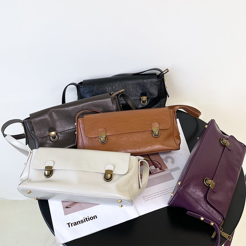 Women's Retro Underarm Baguette Layer Oil Wax Shoulder Bags