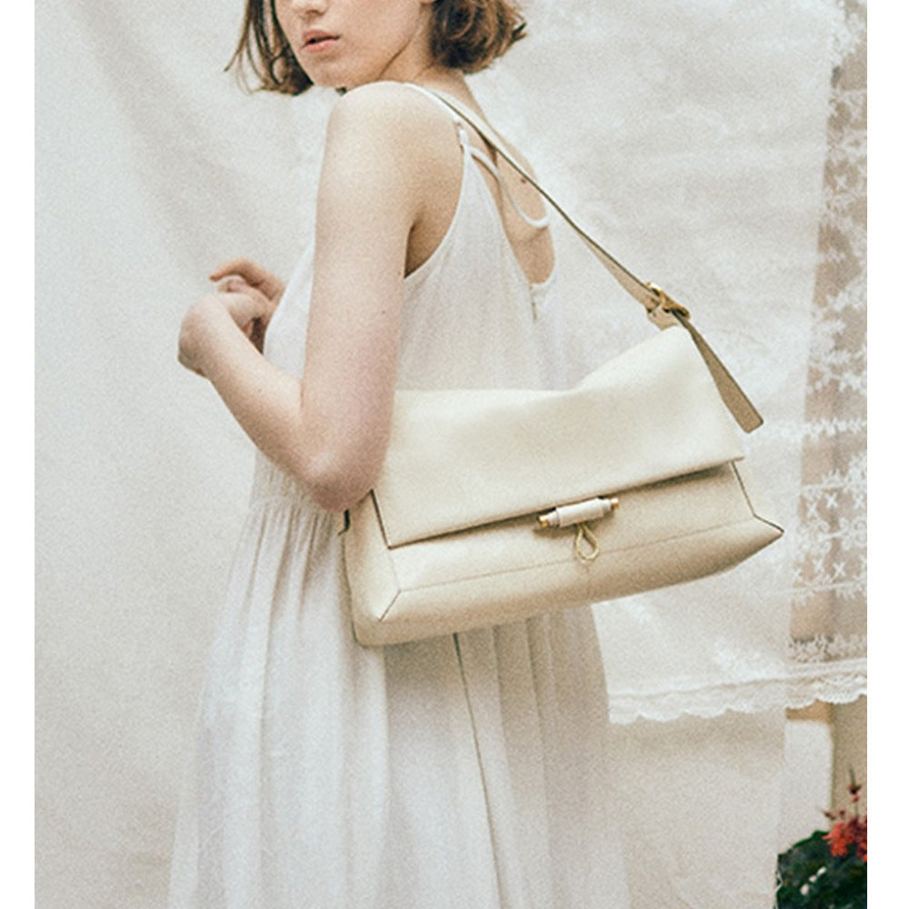 Women's Cui Underarm Large Oil Wax Cowhide Shoulder Bags
