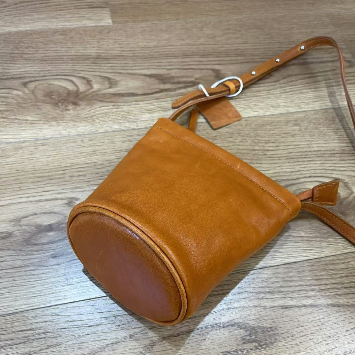 Mobile Retro Simple First Layer Cowhide Crossbody Bags