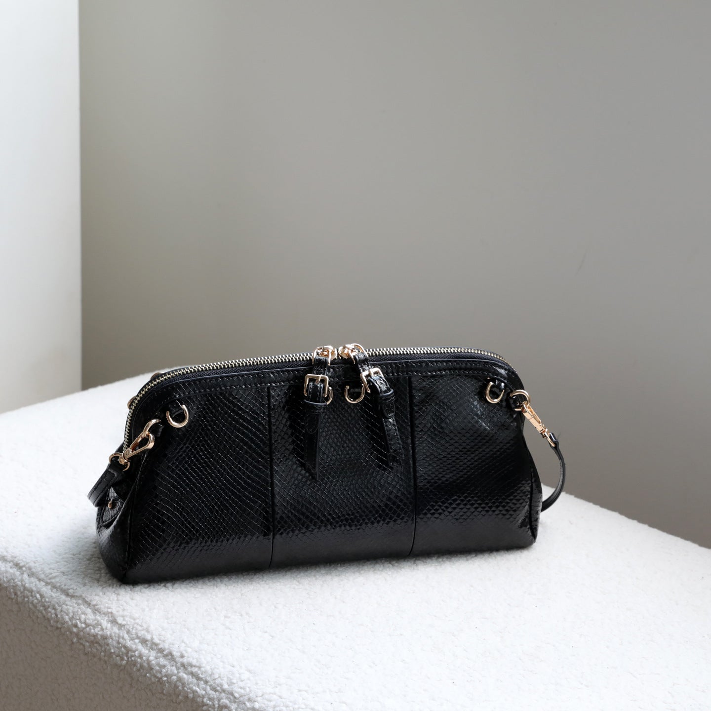 Elegant First Layer Cowhide Personality Snake Shoulder Bags