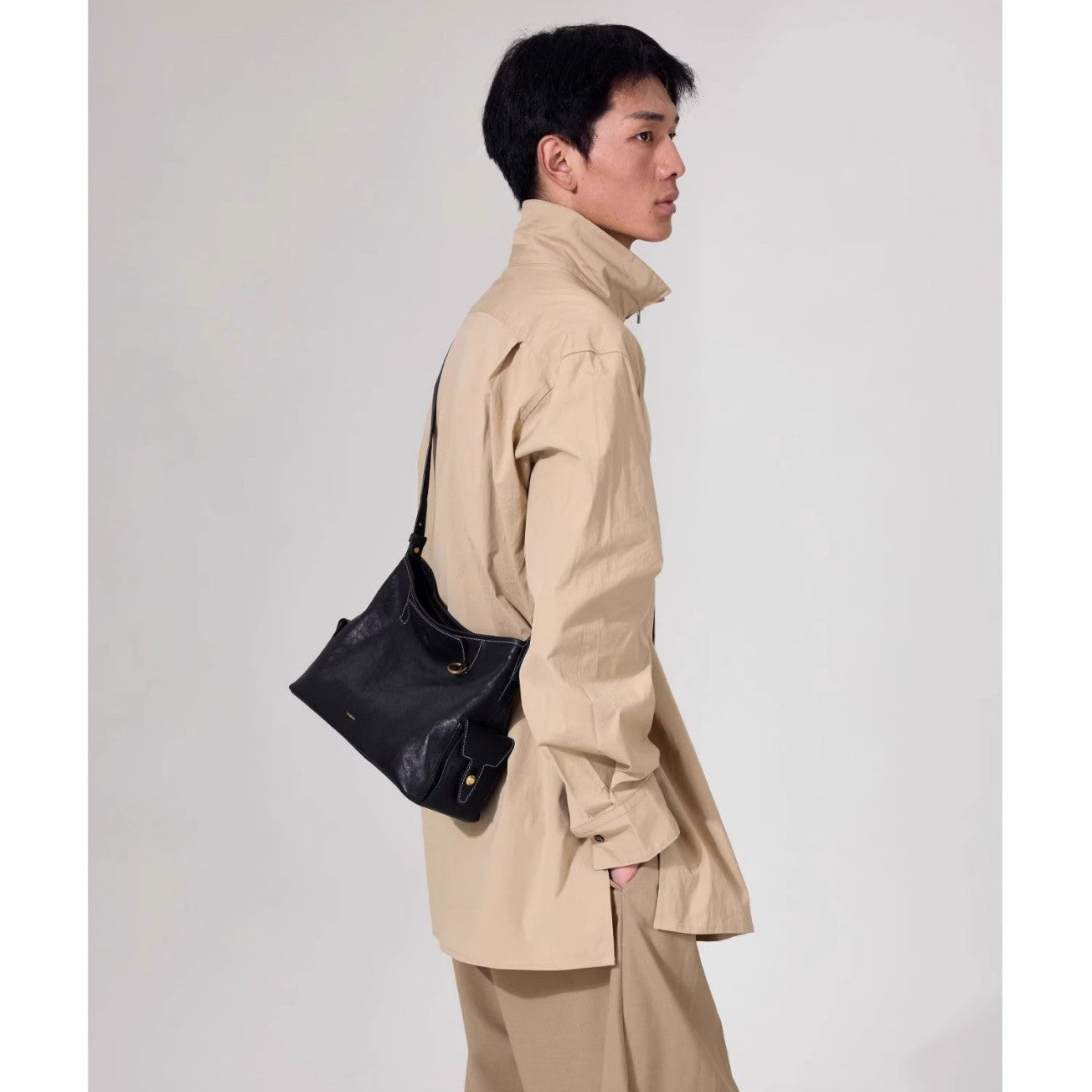 Loose Tracking Under The Mountain Vegetable Shoulder Bags