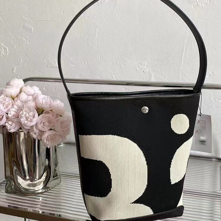 Women's Fashionable Large Capacity Letter Printing Shoulder Bags