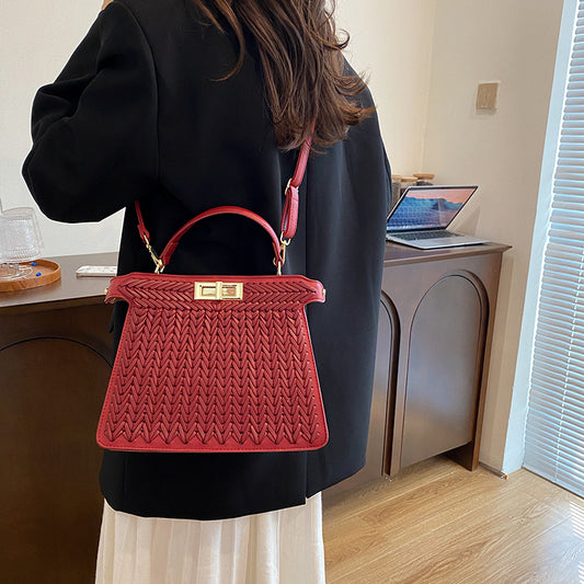Women's Fashion Woven High-grade Large Capacity Creative Handbags