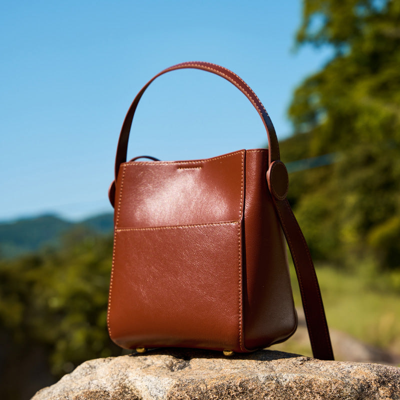 Women's Commuter Large Capacity Cowhide Summer High-grade Bags