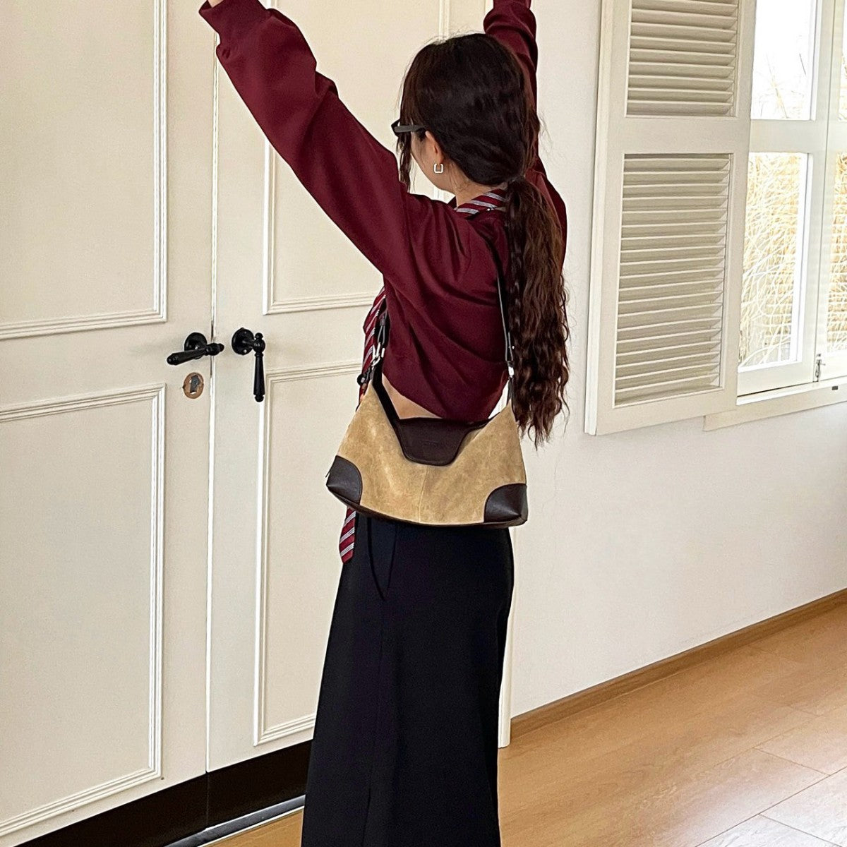 Elegant Women's High-grade Fashion Commuter Suede Tote Bags