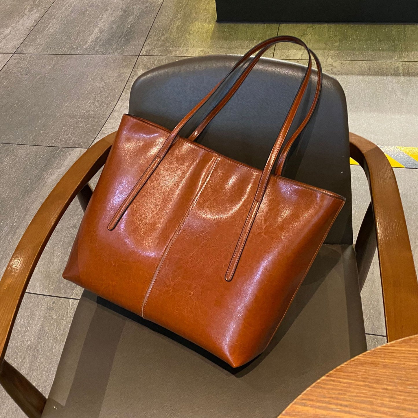 Women's Cowhide Big Fashion Large Capacity Portable Shoulder Bags