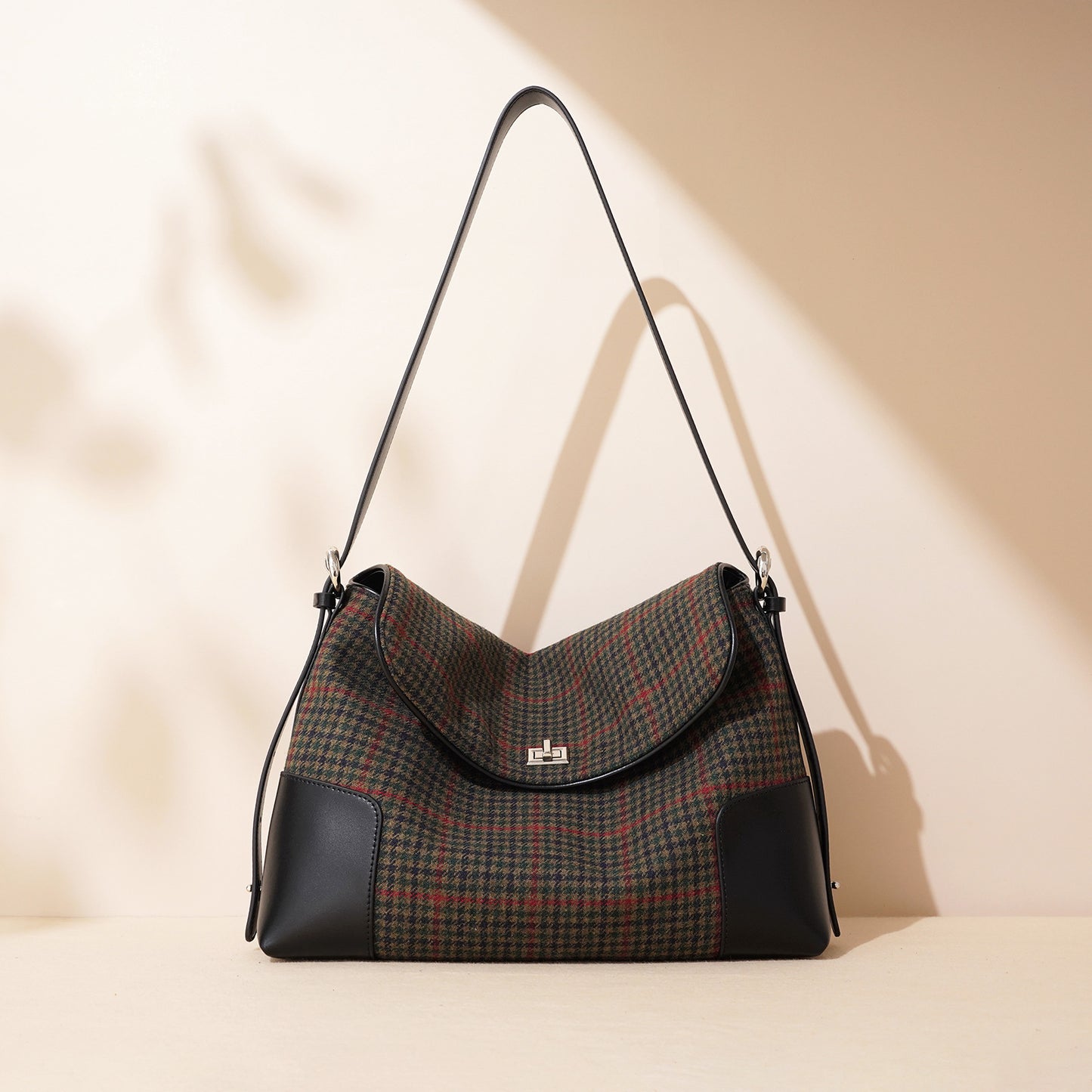 Women's High-grade Woolen Large Capacity Fashion Commuter Shoulder Bags