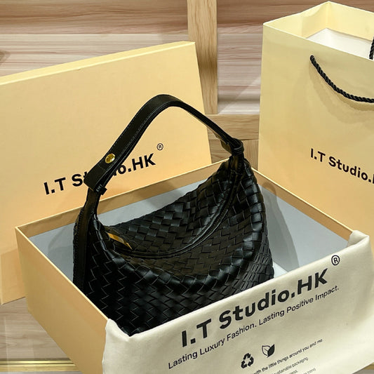 Charming Women's Color Portable Western Texture Small Square Bags