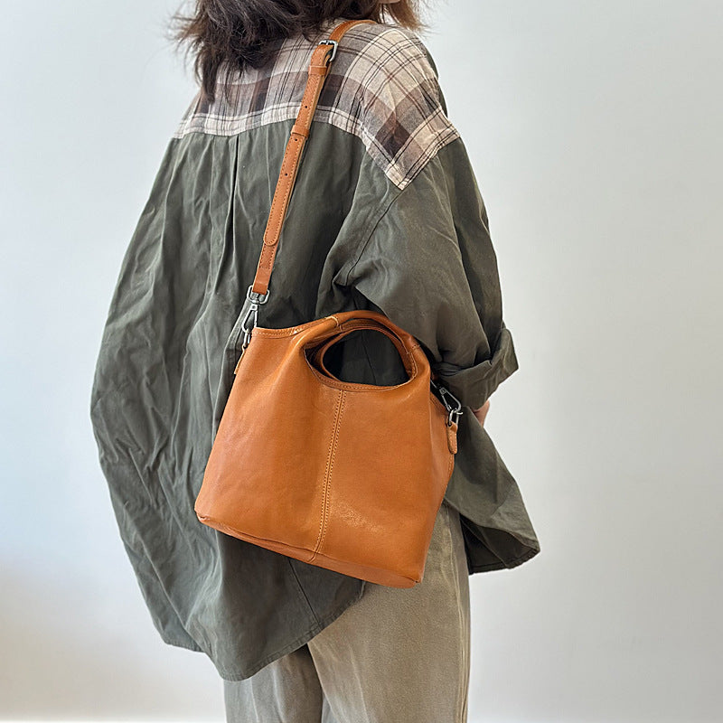 Women's Autumn Genuine Leather Light Retro Vegetable Tanning Handbags