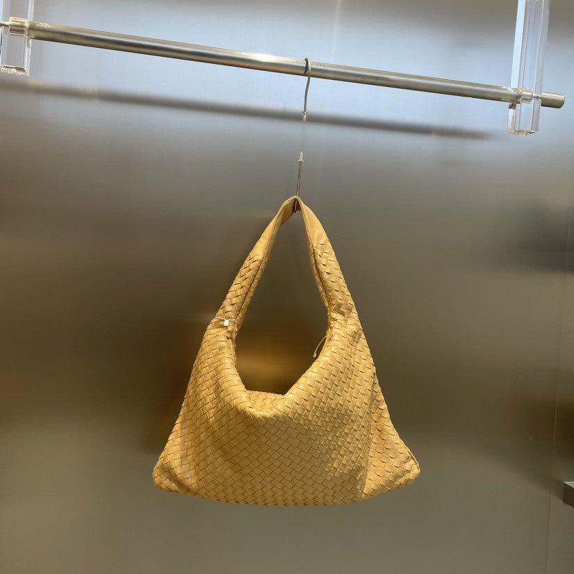 Women's Woven Underarm Portable Large Capacity Totes Bags