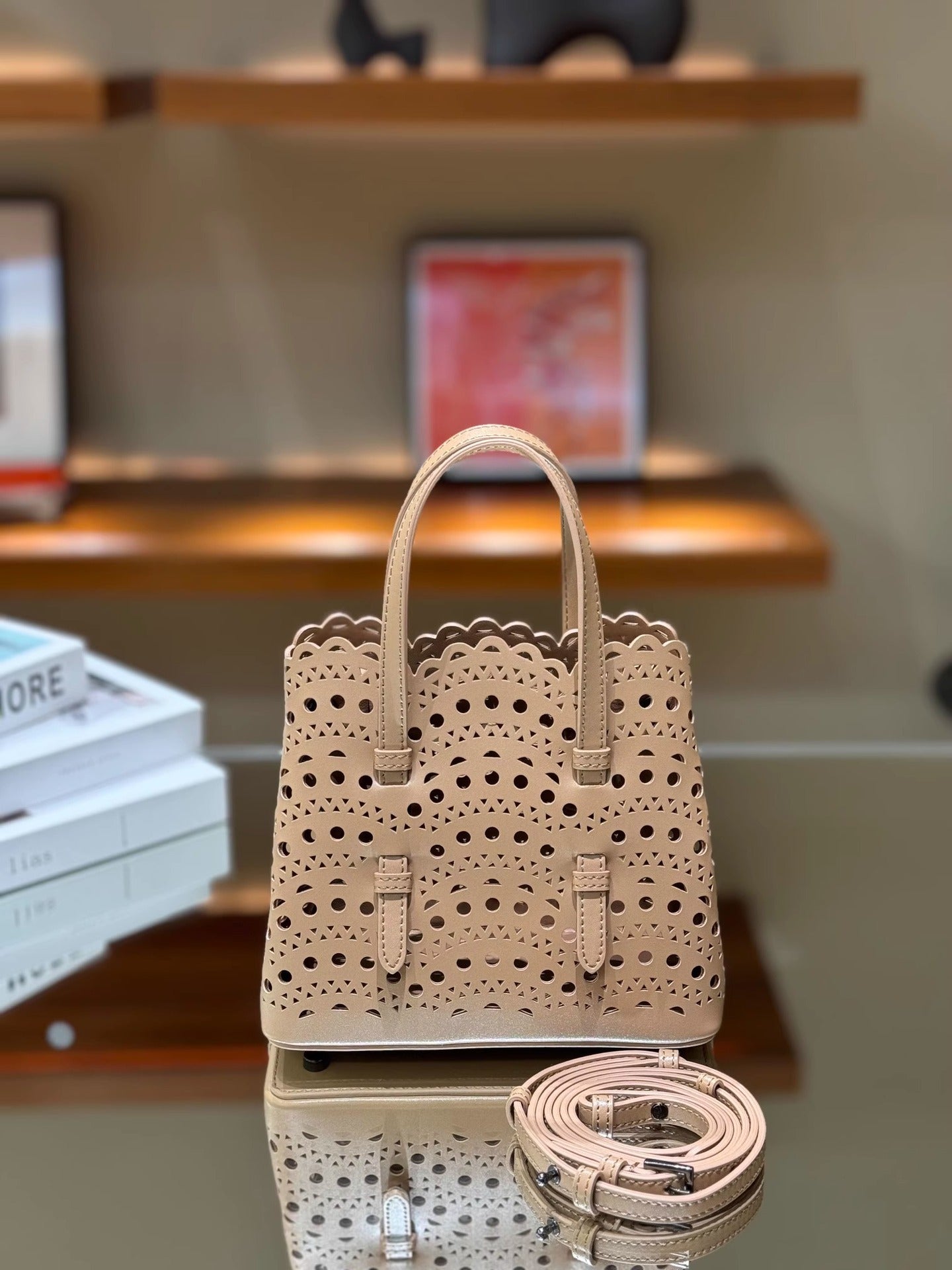 Women's Niche Wave Hollow Carved Cowhide Vegetable Basket Crossbody Bags