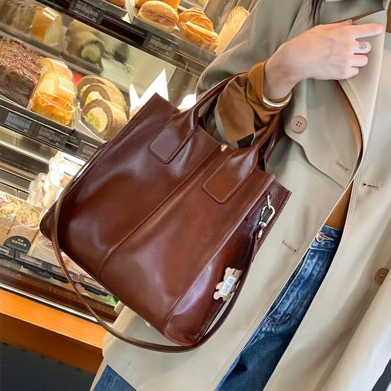 Women's Large Capacity Fashionable Elegant Commuter Genuine Shoulder Bags
