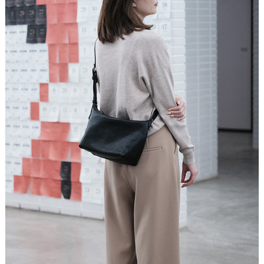 Women's Retro Genuine Leather Dumpling Lightweight Trendy Shoulder Bags