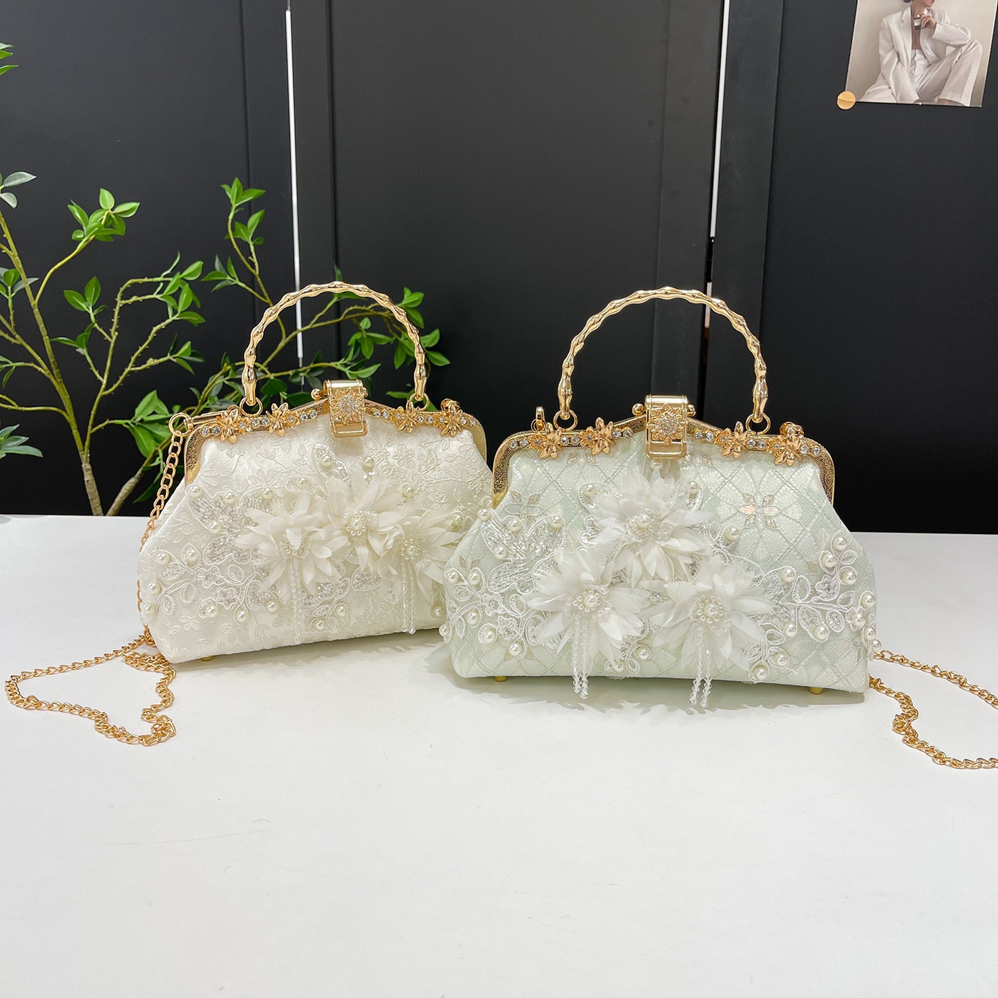 Pretty Embroidered Cheongsam Banquet Clutch Chain Shoulder Bags