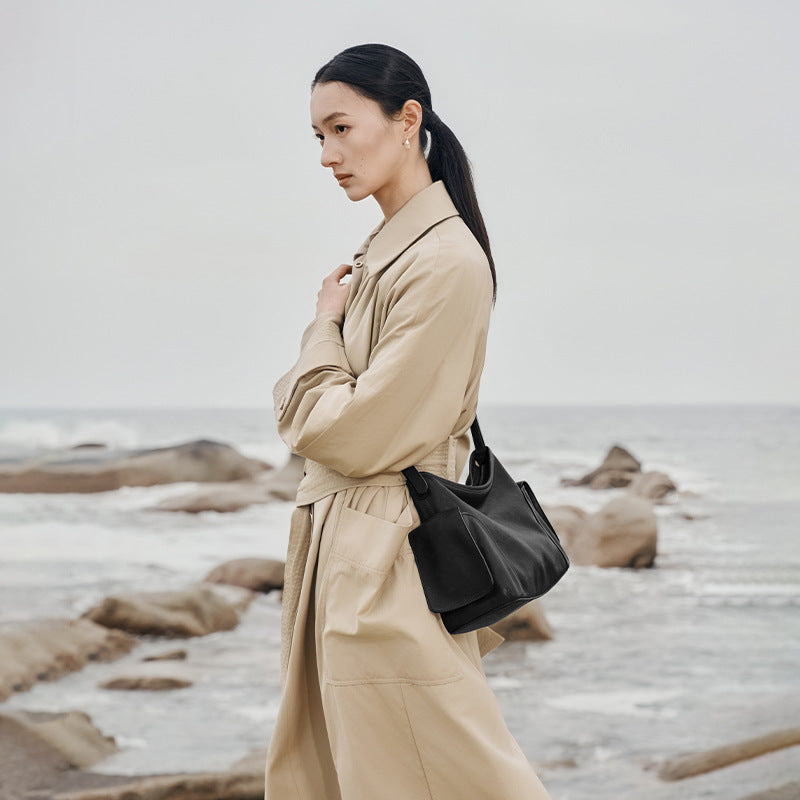 Unique Women's Sheepskin Leisure Large Capacity Shoulder Bags