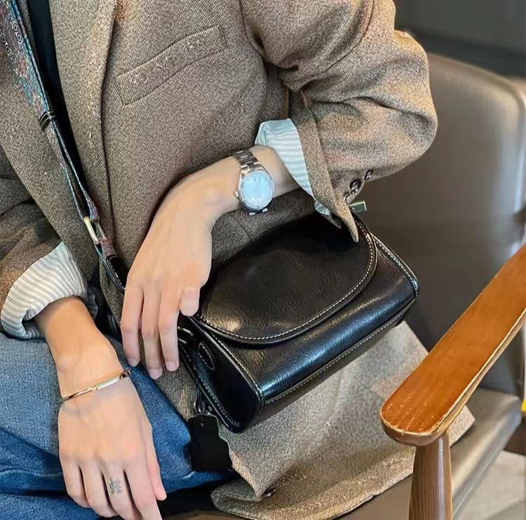 Women's Leather One Retro High-grade Vegetable Tanned Crossbody Bags